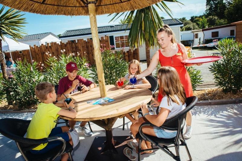 Camping Maeva Club Les Dinosaures Hotel Talmont-Saint-Hilaire Esterno foto